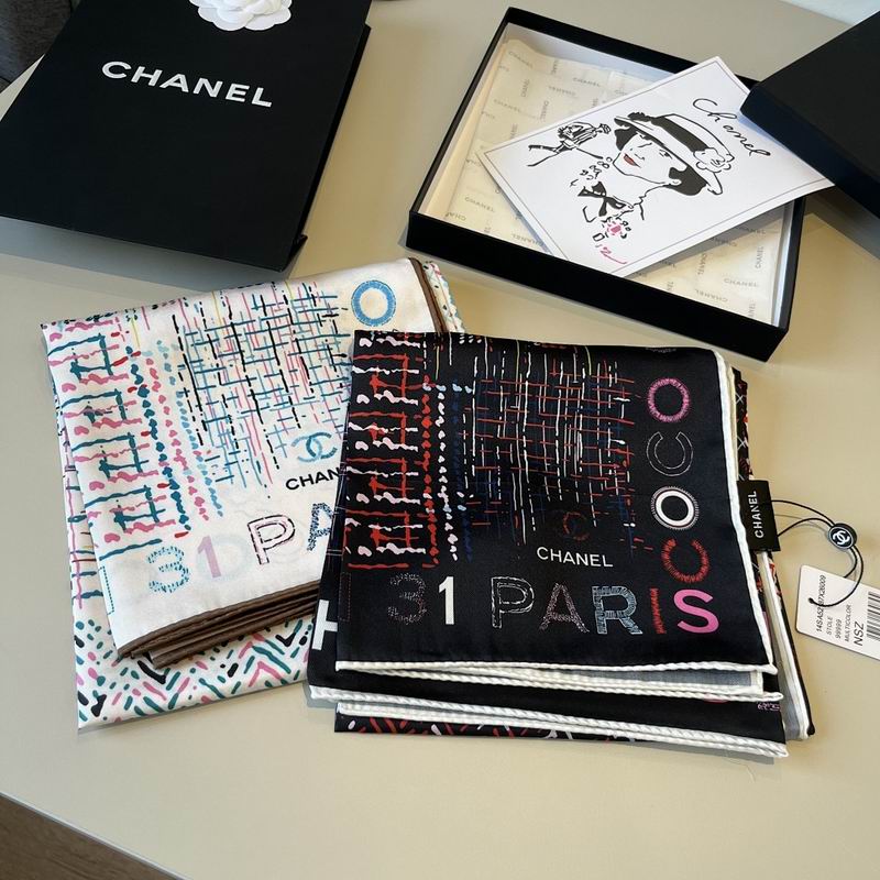 Chanel silk scarf hm44